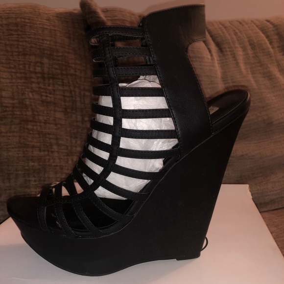 Steve Madden Shoes - Black Steve Madden Wedges